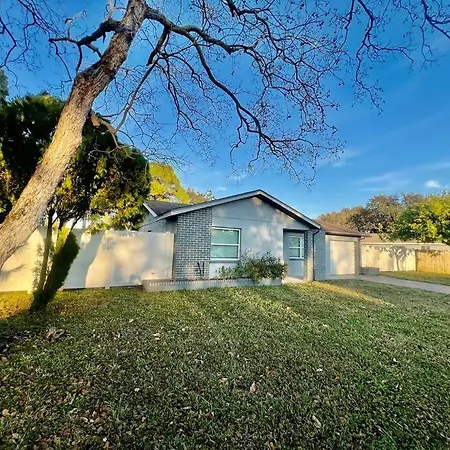 Pinebrook Home Close To Beach Largo Exterior photo